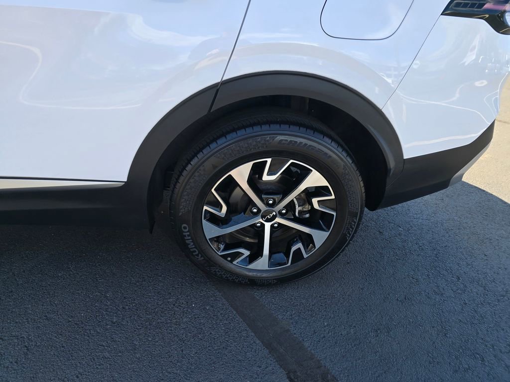 Used 2023 Kia Sportage EX AWD/4WD image 4