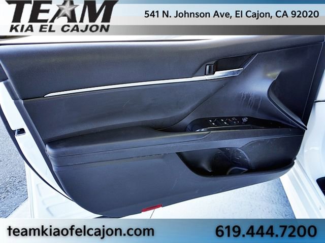 Used 2020 Toyota Camry SE w/ Carpet Mat Package image 22