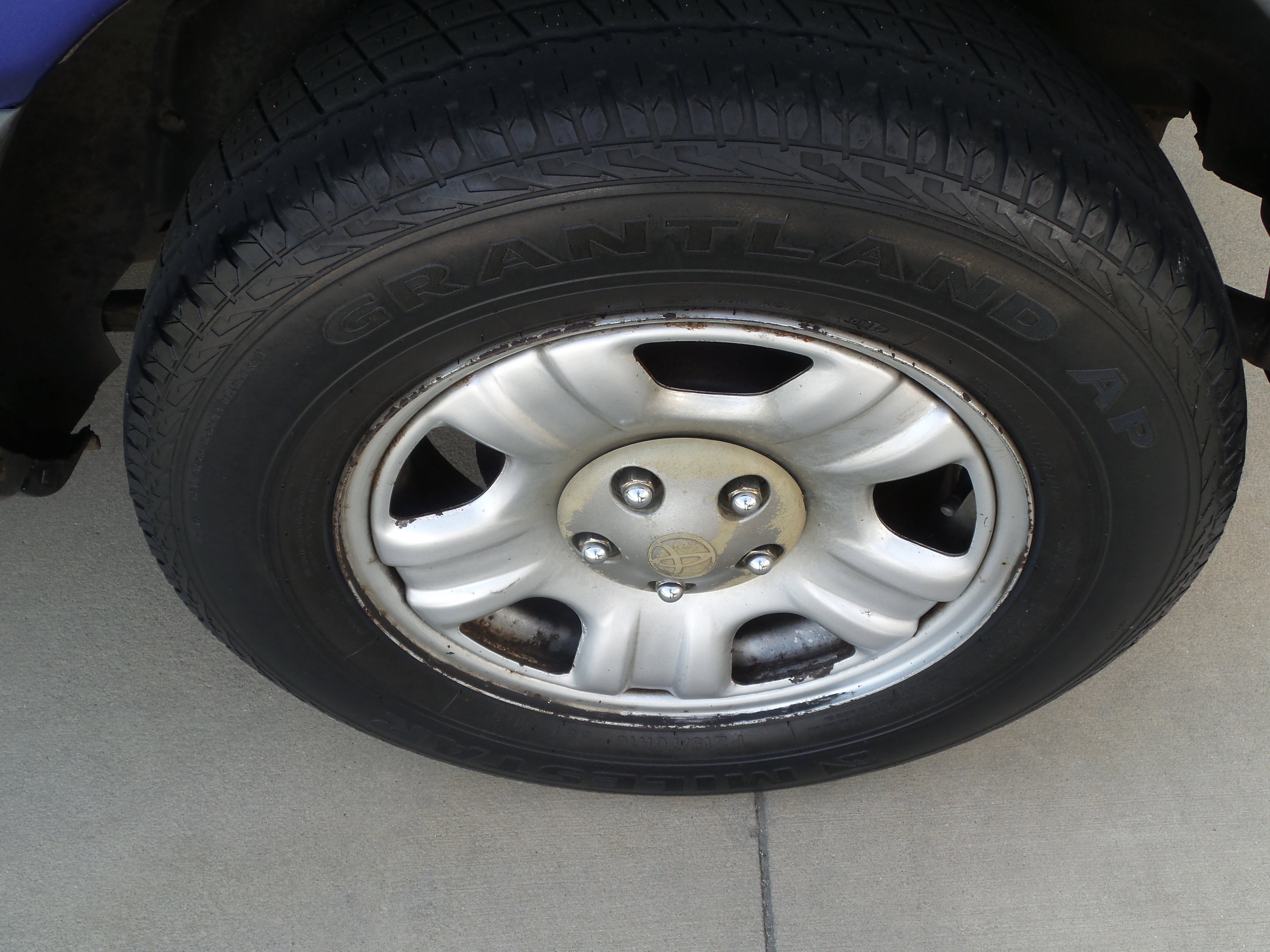 Used 1998 Toyota RAV4 2WD 2-Door image 17