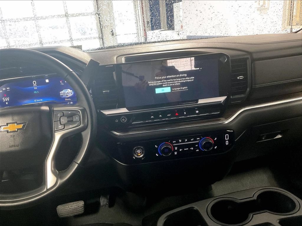 Used 2023 Chevrolet Silverado 1500 LT AWD/4WD image 18