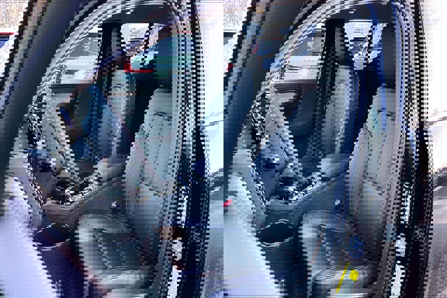 Certified 2024 Volvo XC40 B5 Plus w/ Protection Package Premier image 8