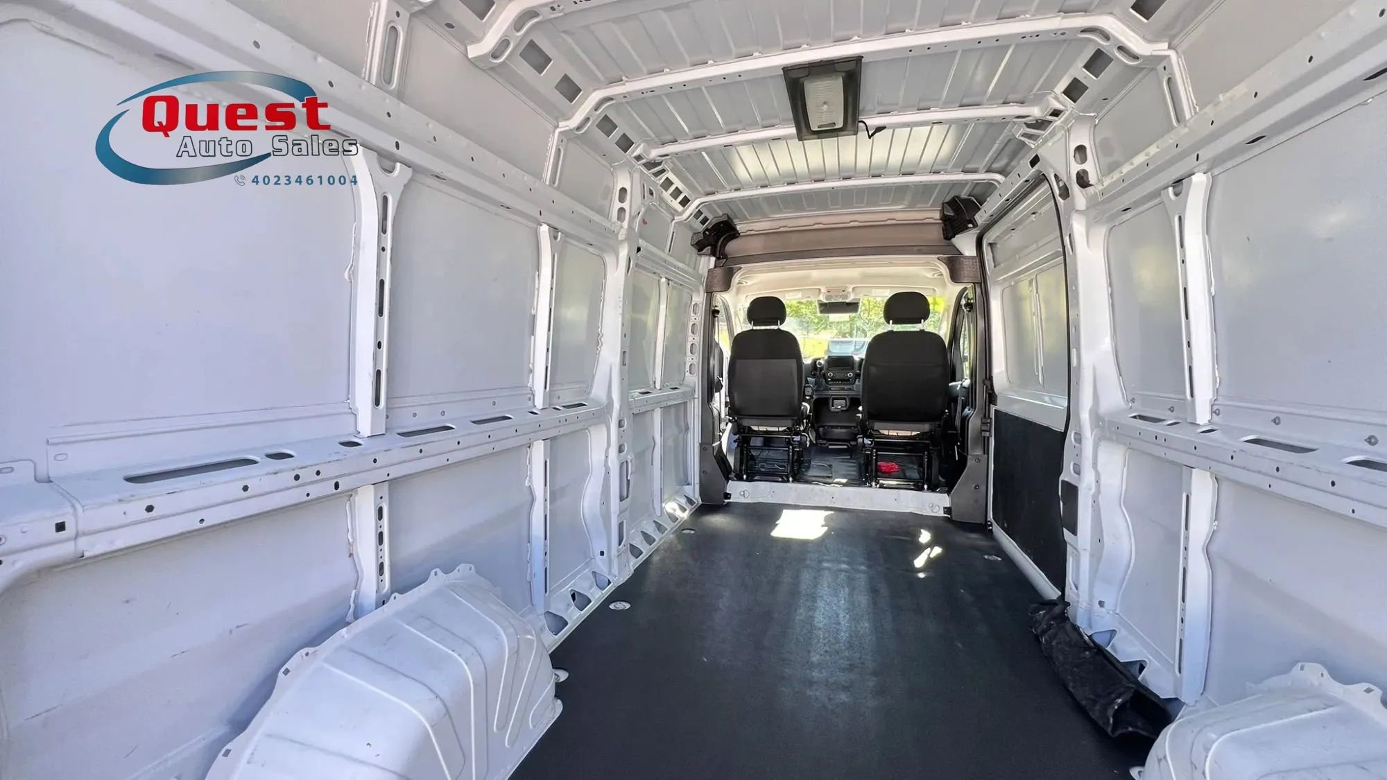 Used 2025 RAM ProMaster 2500 w/ Convenience Group FWD image 15