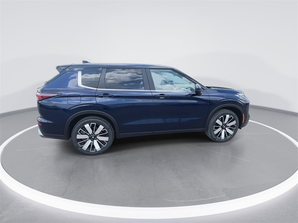 New 2025 Mitsubishi Outlander SE image 9