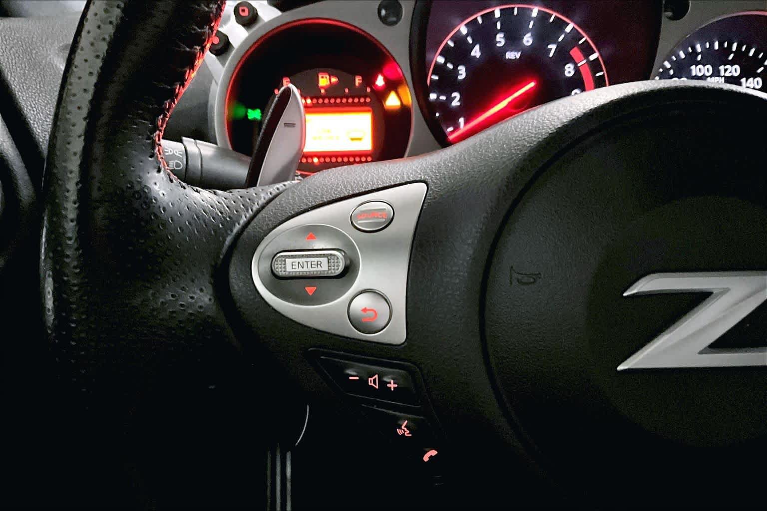 Used 2018 Nissan 370Z Touring Sport RWD image 23