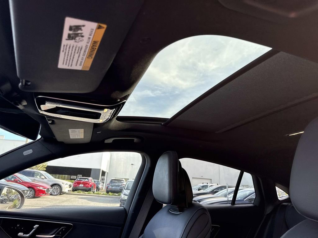 Used 2024 Mercedes-Benz GLC 300 4MATIC image 30