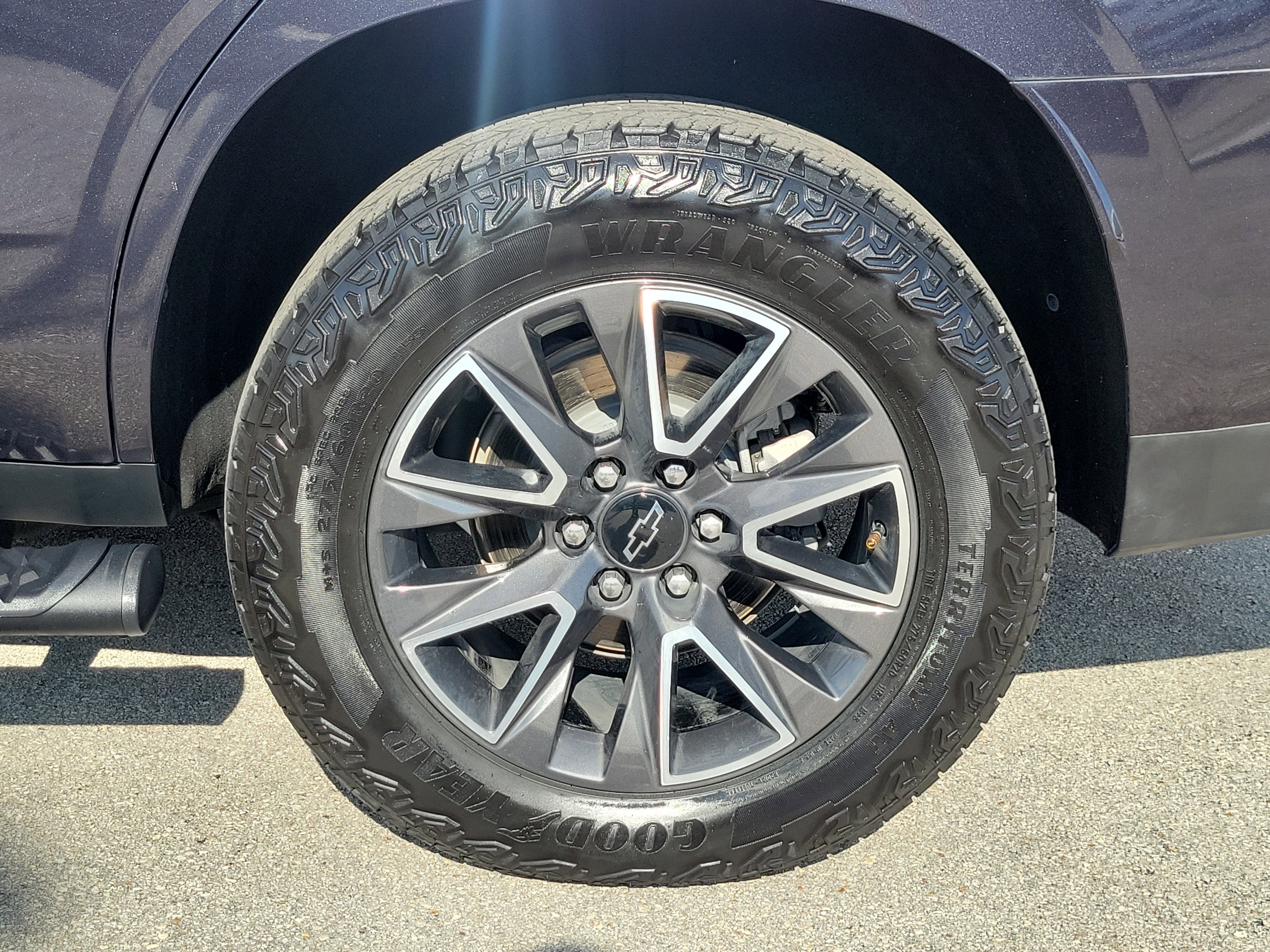 Used 2024 Chevrolet Tahoe Z71 w/ Luxury Package AWD/4WD image 29