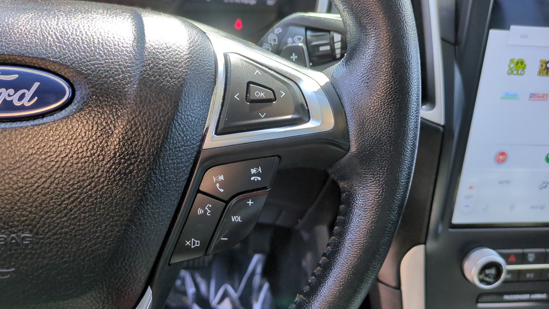 Used 2021 Ford Edge SEL w/ Convenience Package AWD/4WD image 18