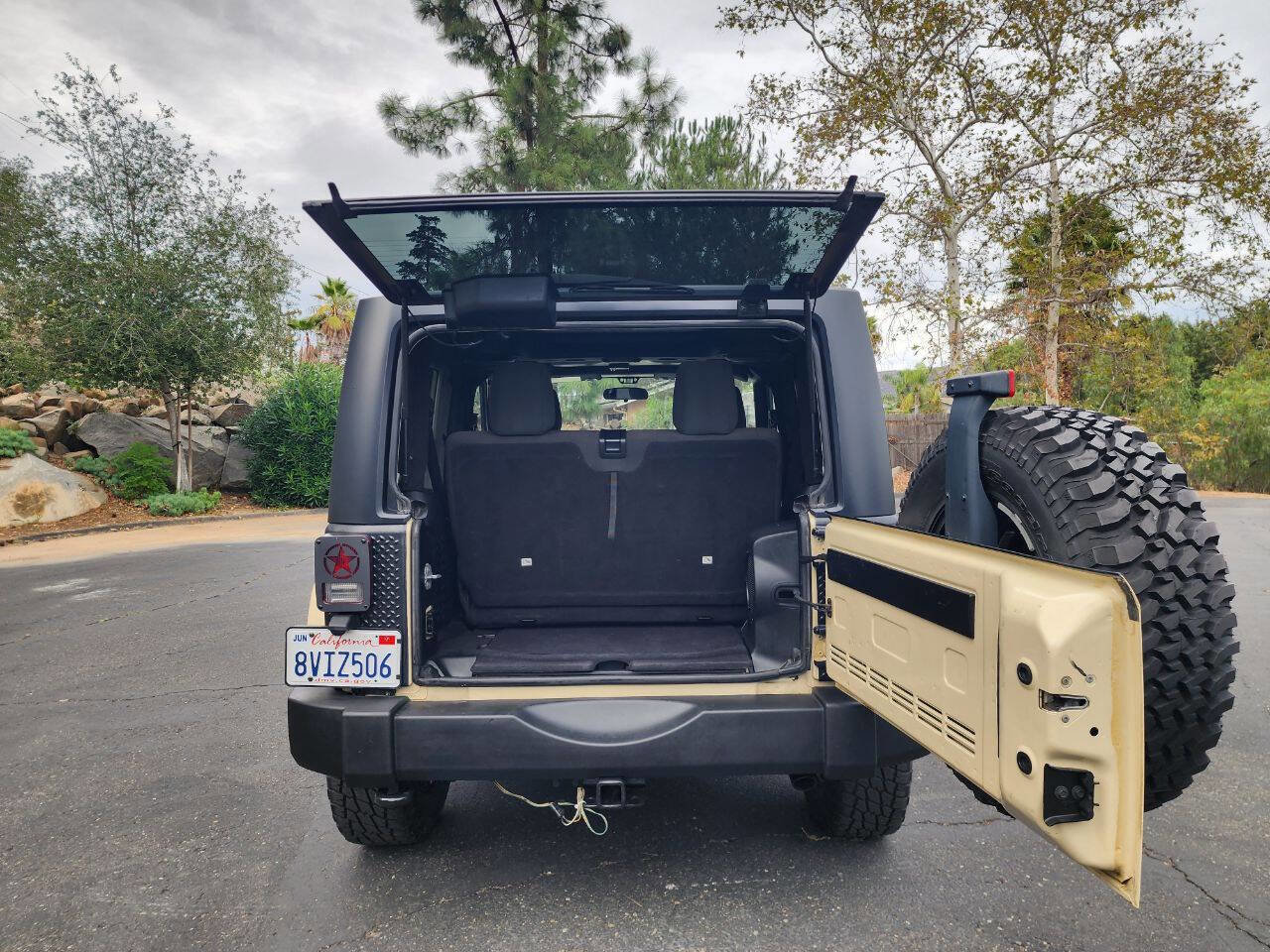 Used 2011 Jeep Wrangler Sahara w/ Dual Top Group image 36