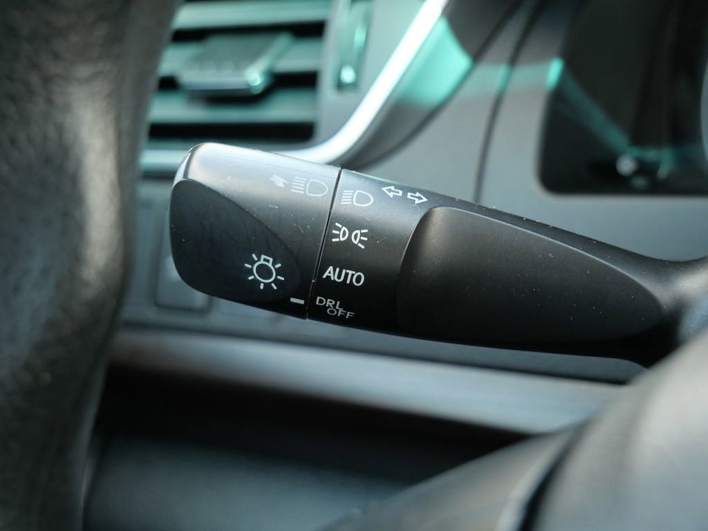 Used 2015 Toyota Camry LE FWD image 25