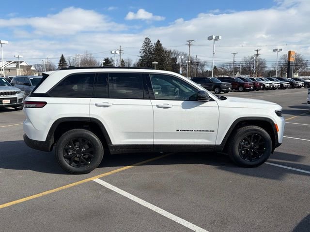 New 2026 Jeep Grand Cherokee Altitude AWD/4WD image 9