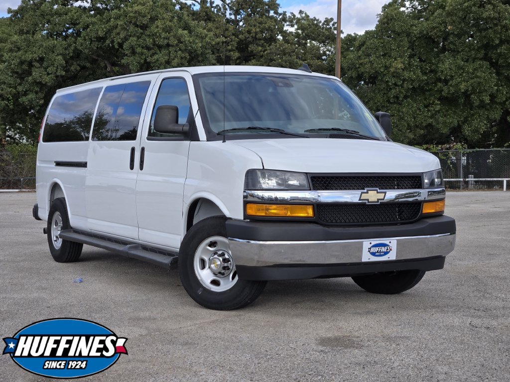 Used 2025 Chevrolet Express 3500 LT w/ LT Preferred Equipment Group RWD image 1