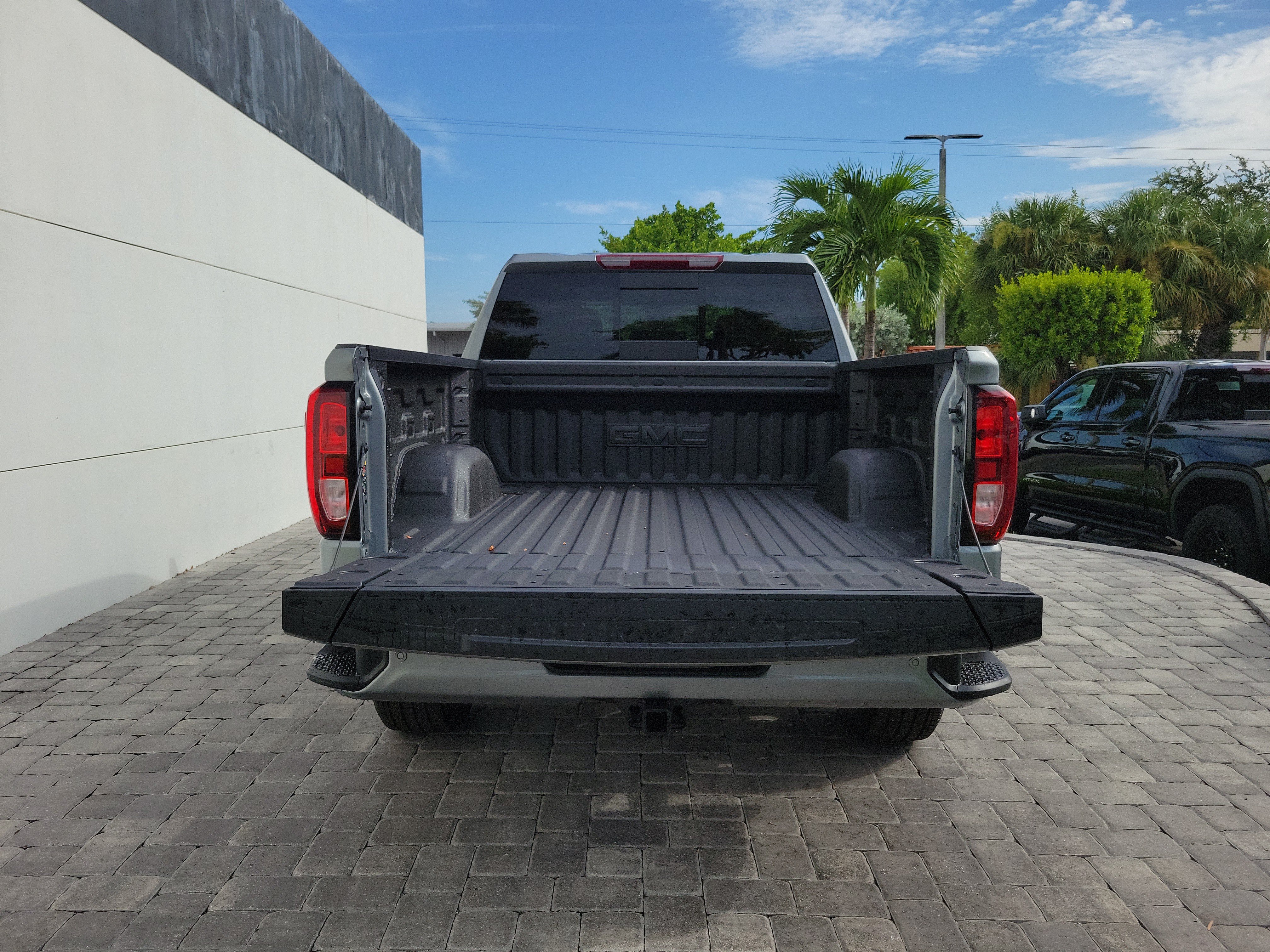 New 2026 GMC Sierra 1500 Elevation w/ Elevation Premium Package AWD/4WD image 11