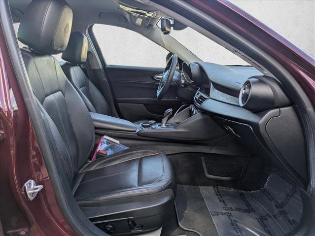 Used 2019 Alfa Romeo Giulia image 19