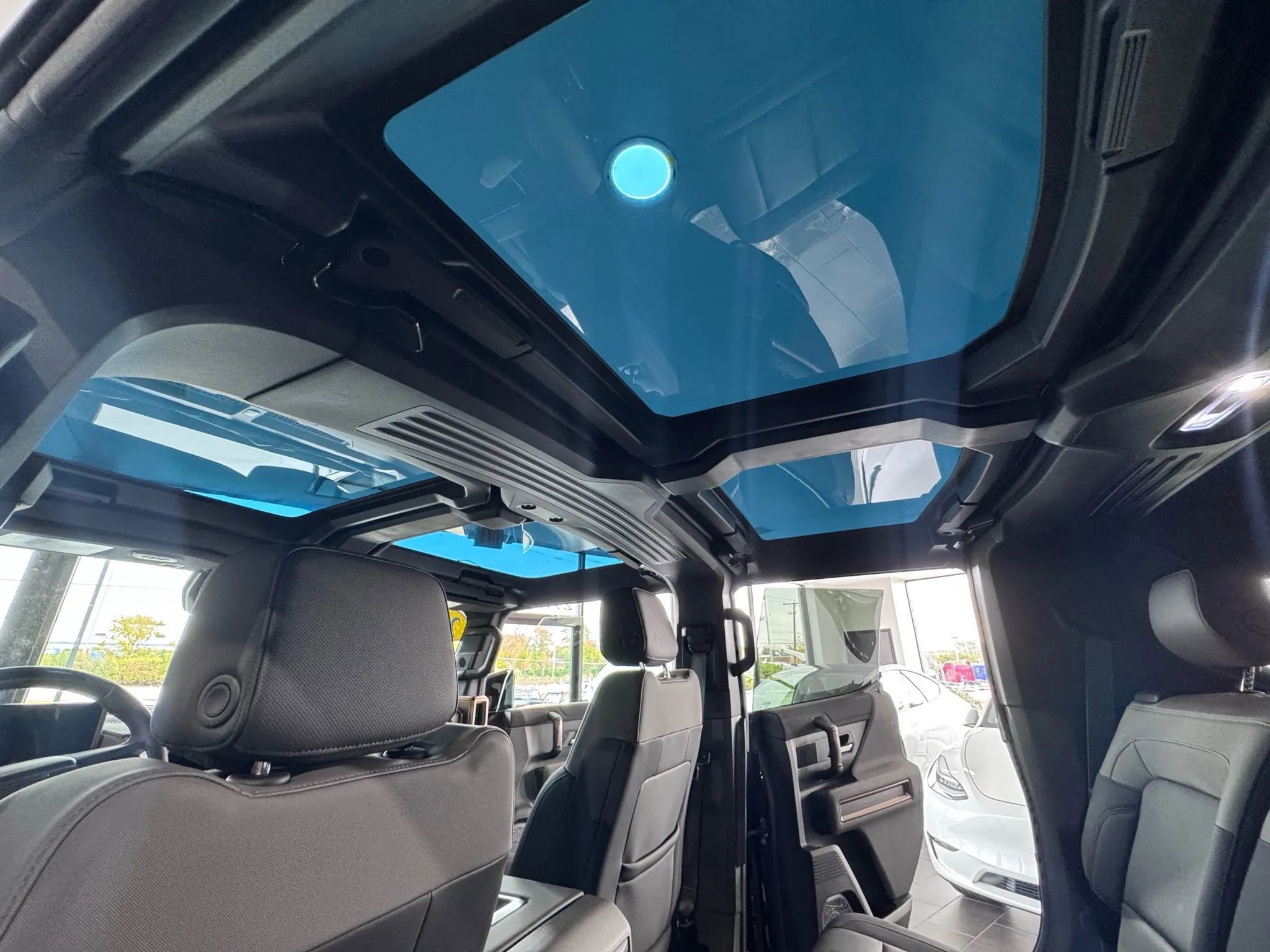 Used 2024 GMC Hummer EV 2X w/ LPO, Illumination Package image 20