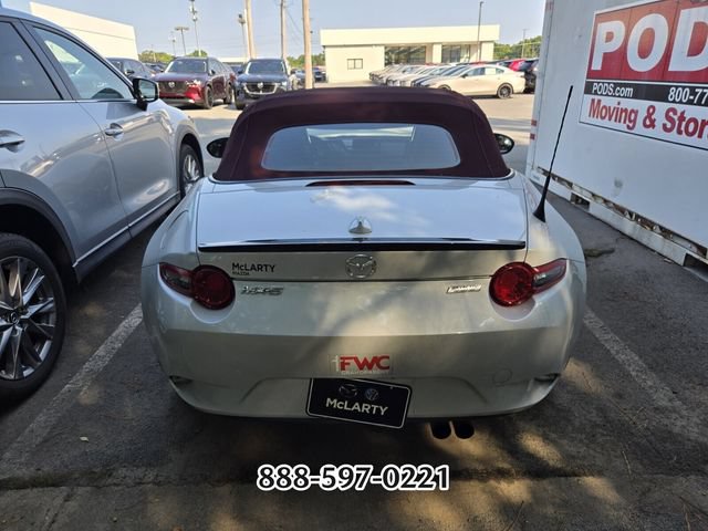 Used 2018 MAZDA MX-5 Miata Club RWD image 3