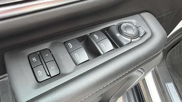 Certified 2024 GMC Yukon SLT w/ Max Trailering Package AWD/4WD image 25