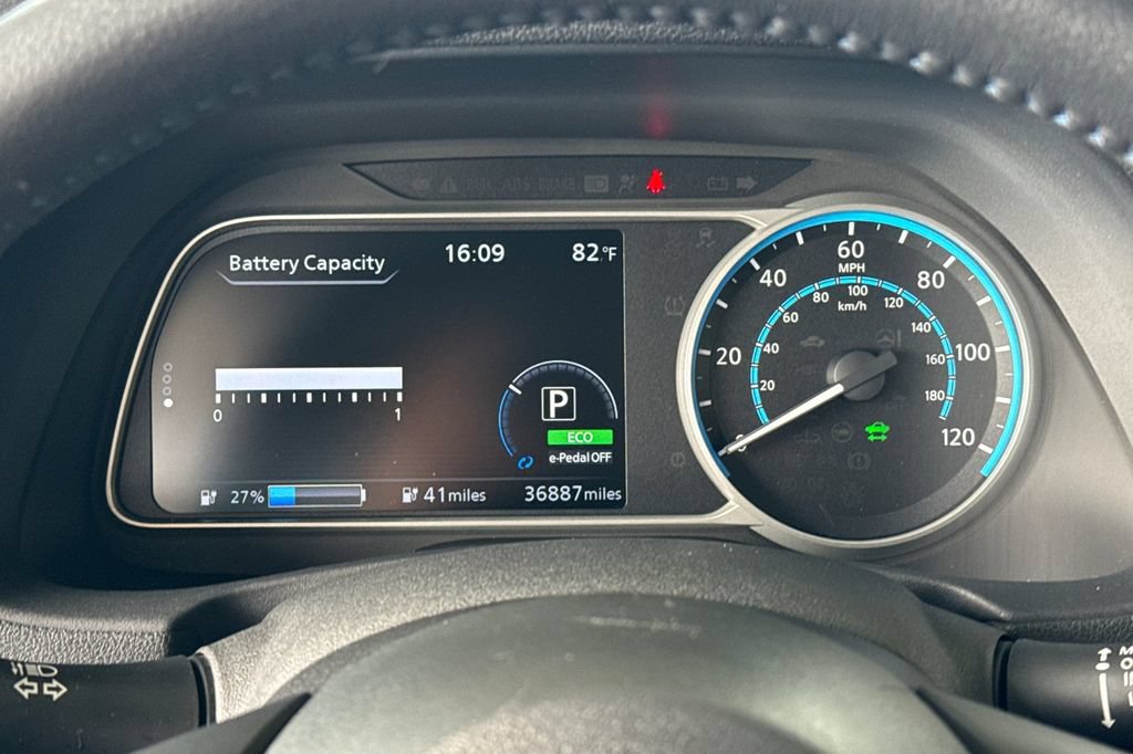 Used 2018 Nissan Leaf SV w/ Protection Package FWD image 23