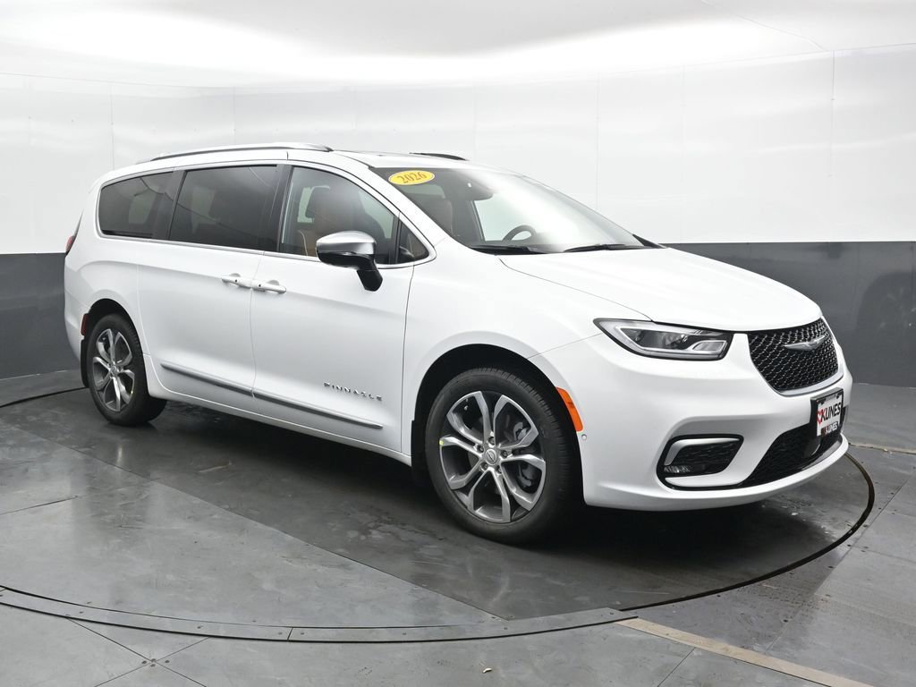 New 2026 Chrysler Pacifica Pinnacle w/ Trailer Tow Group AWD/4WD image 4