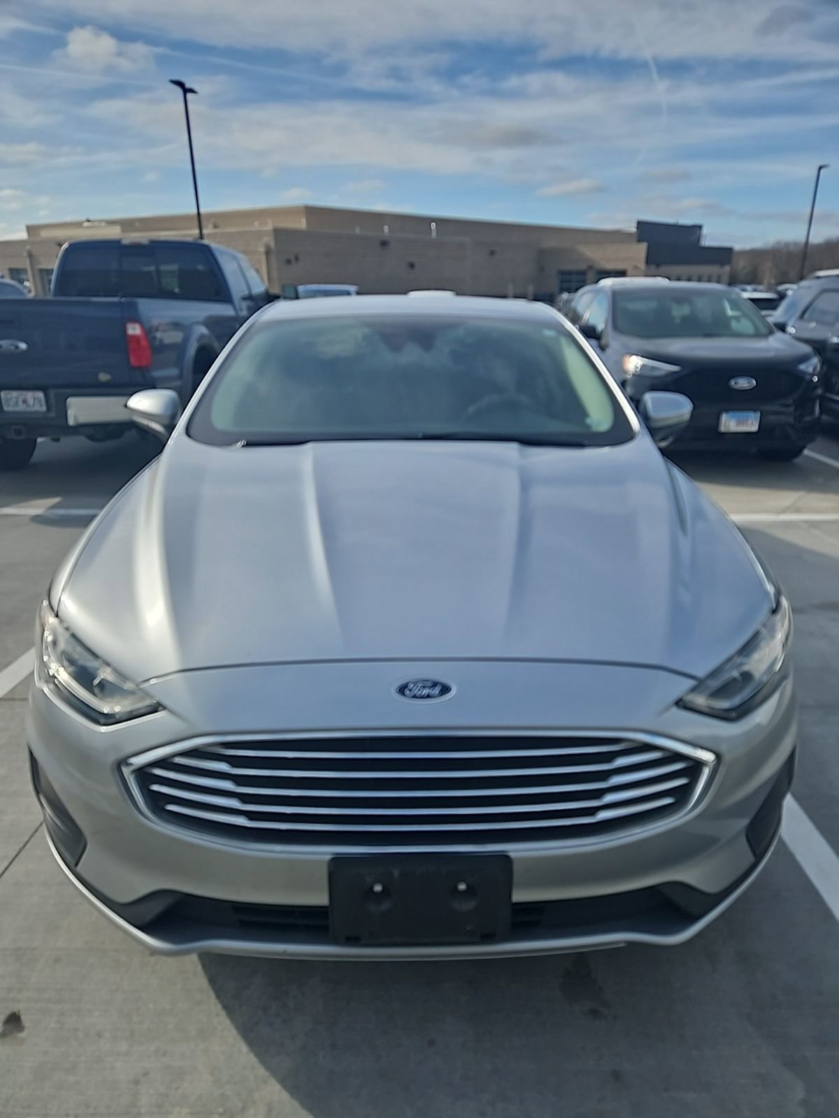 Used 2020 Ford Fusion SE image 1