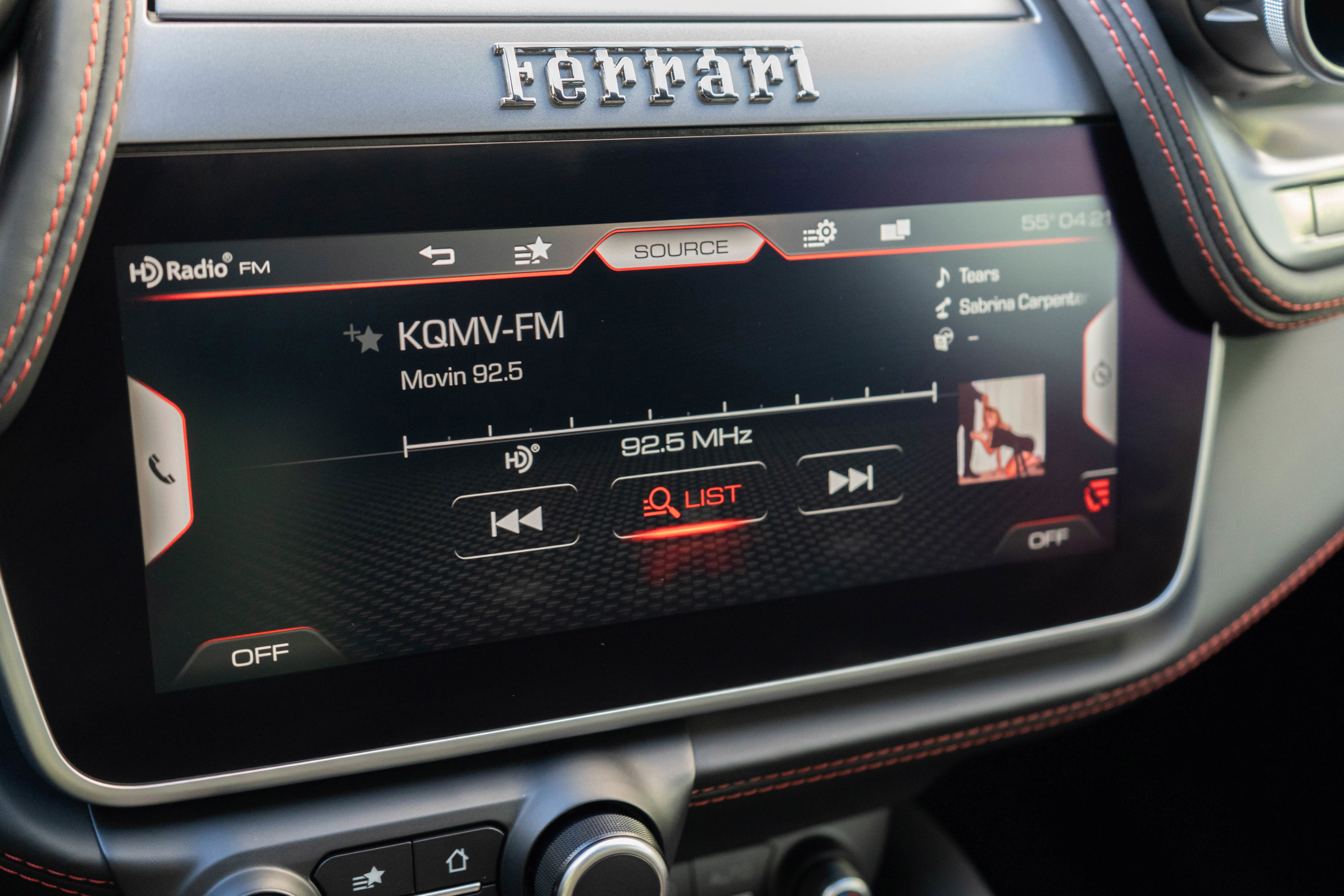 Used 2018 Ferrari GTC4Lusso T image 24