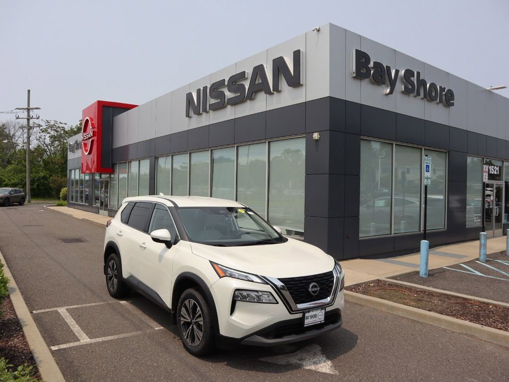 Certified 2022 Nissan Rogue SV image 2