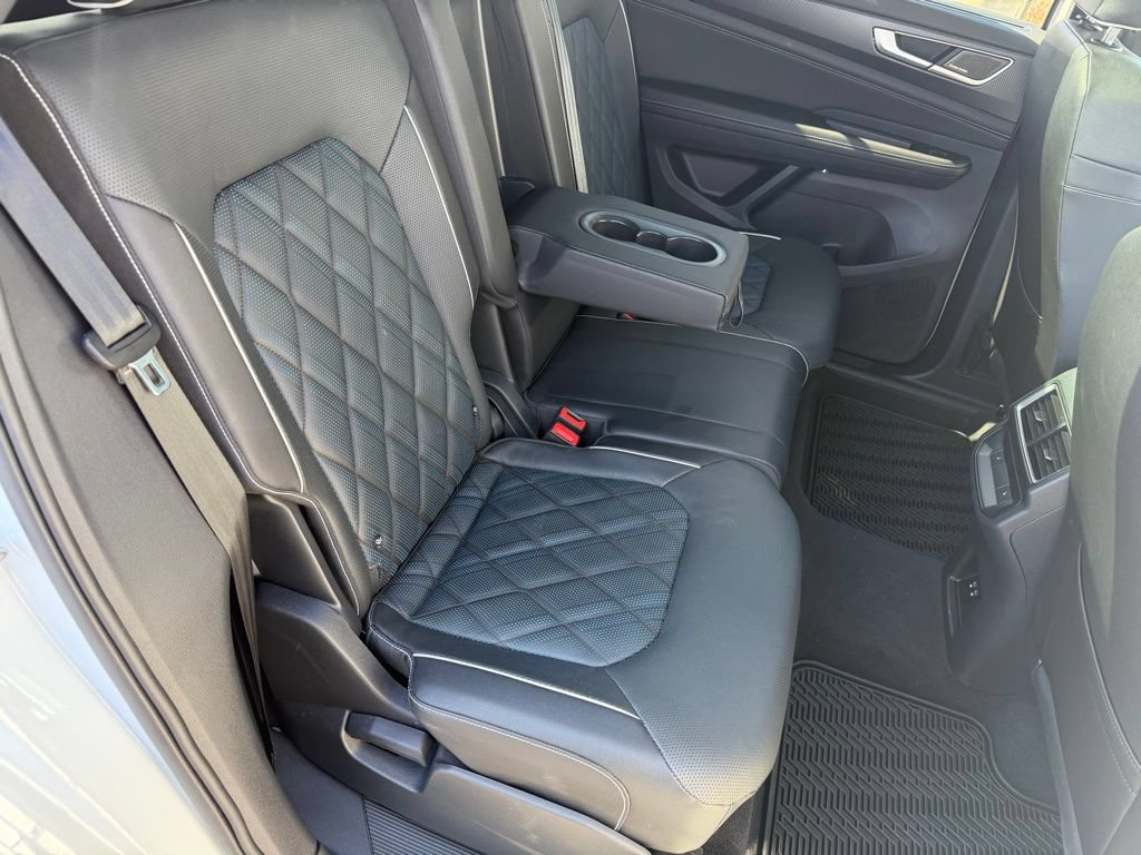 Used 2025 Volkswagen Atlas Cross Sport SEL Premium R-Line AWD/4WD image 26