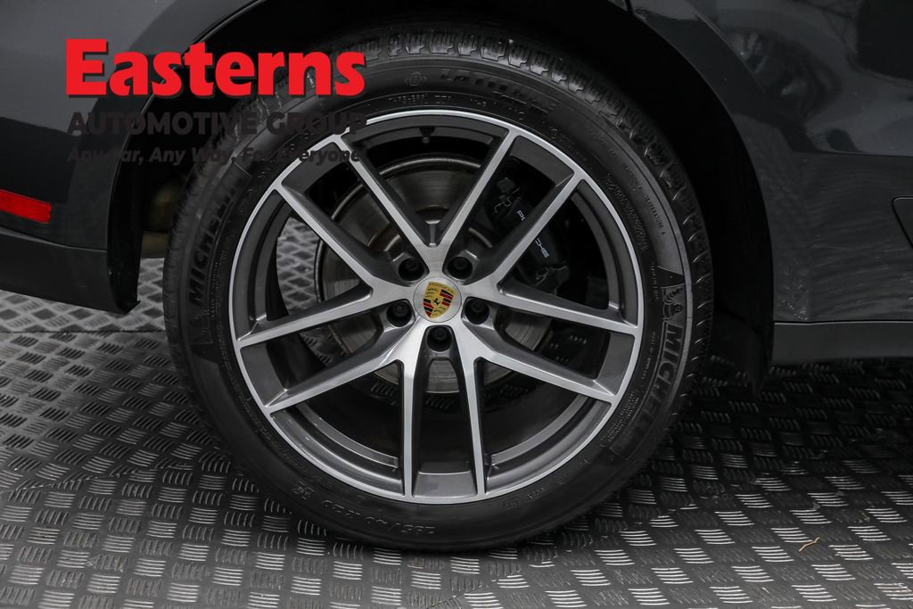 Used 2023 Porsche Macan T image 31