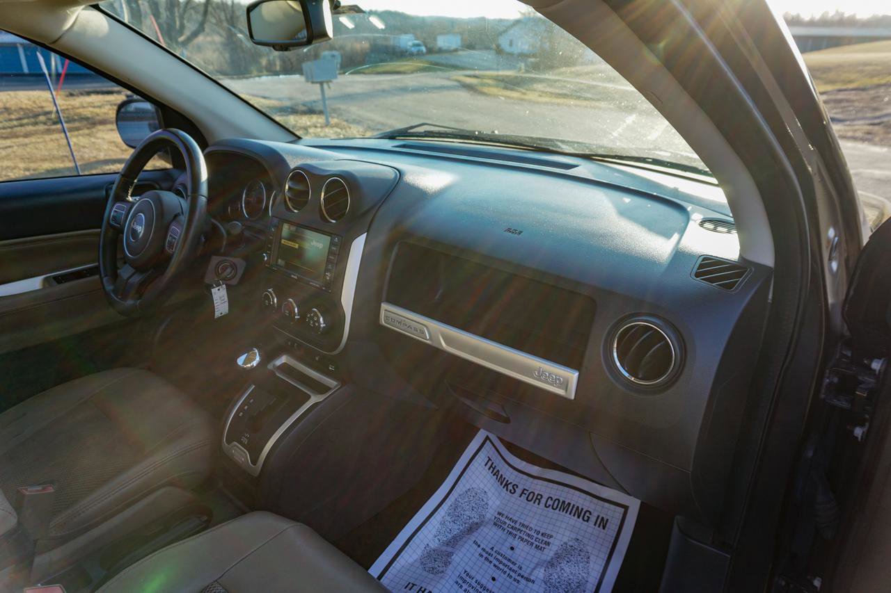Used 2014 Jeep Compass Latitude image 23