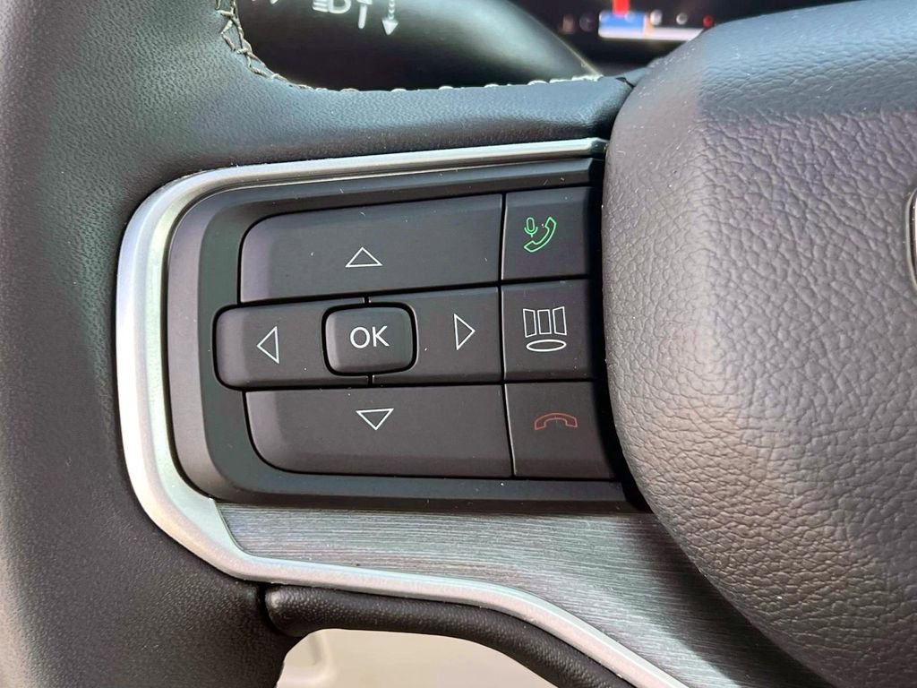 Certified 2025 Jeep Wagoneer 4WD w/ Premium Group I image 23