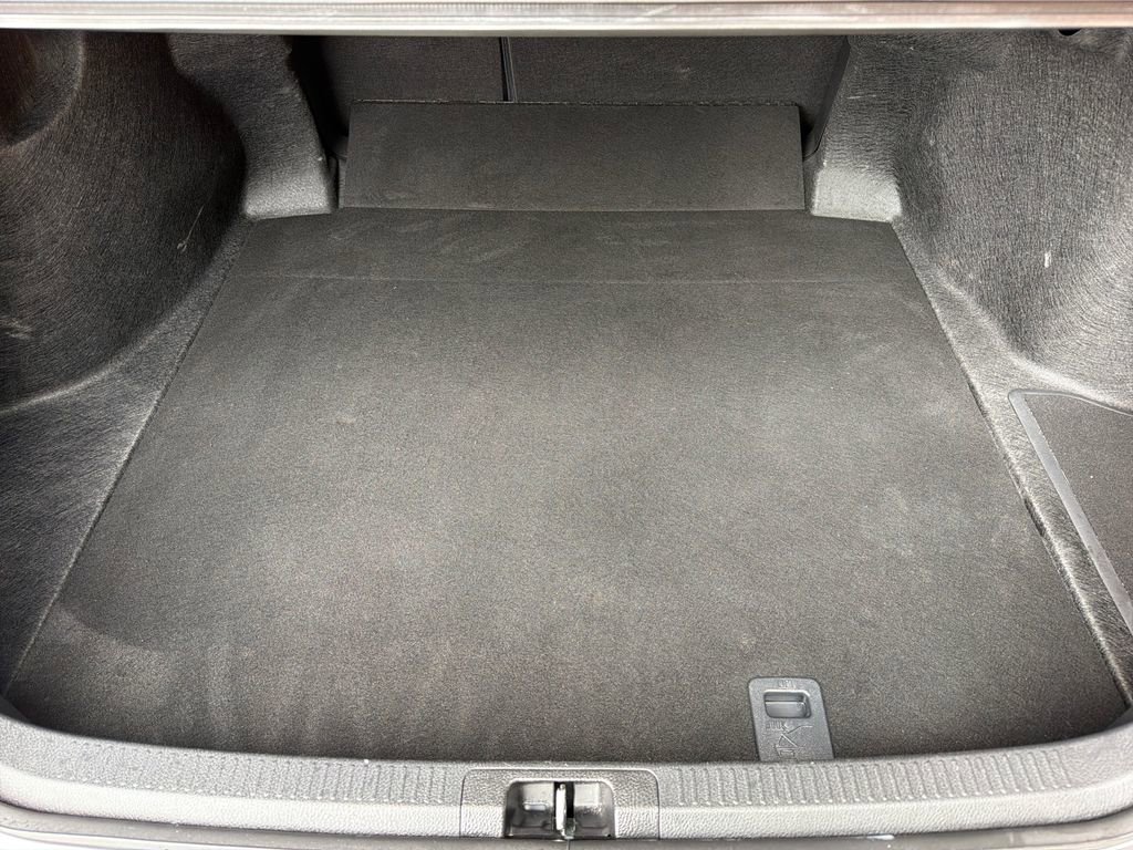 Used 2025 Toyota Camry SE FWD image 32