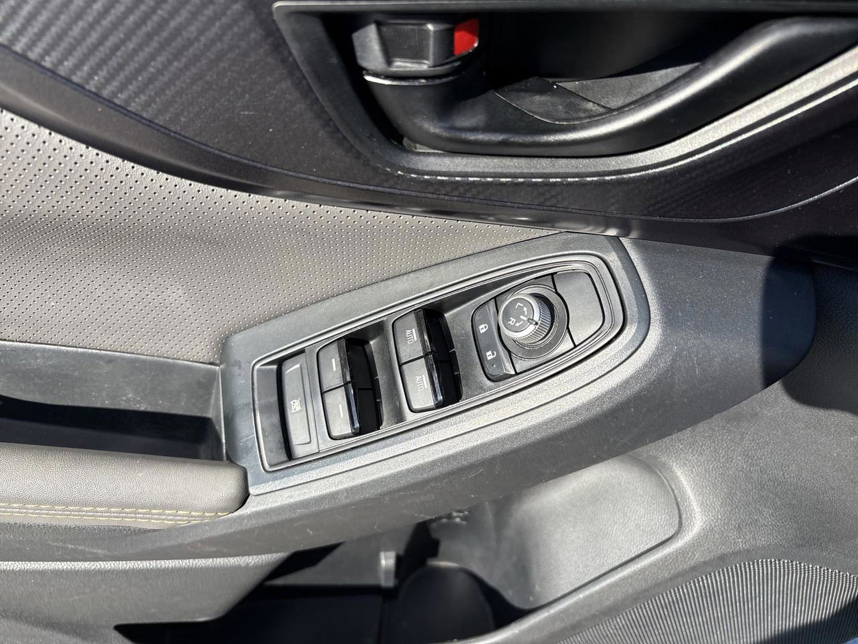 Used 2021 Subaru Crosstrek 2.5i Sport w/ Moonroof Package image 17