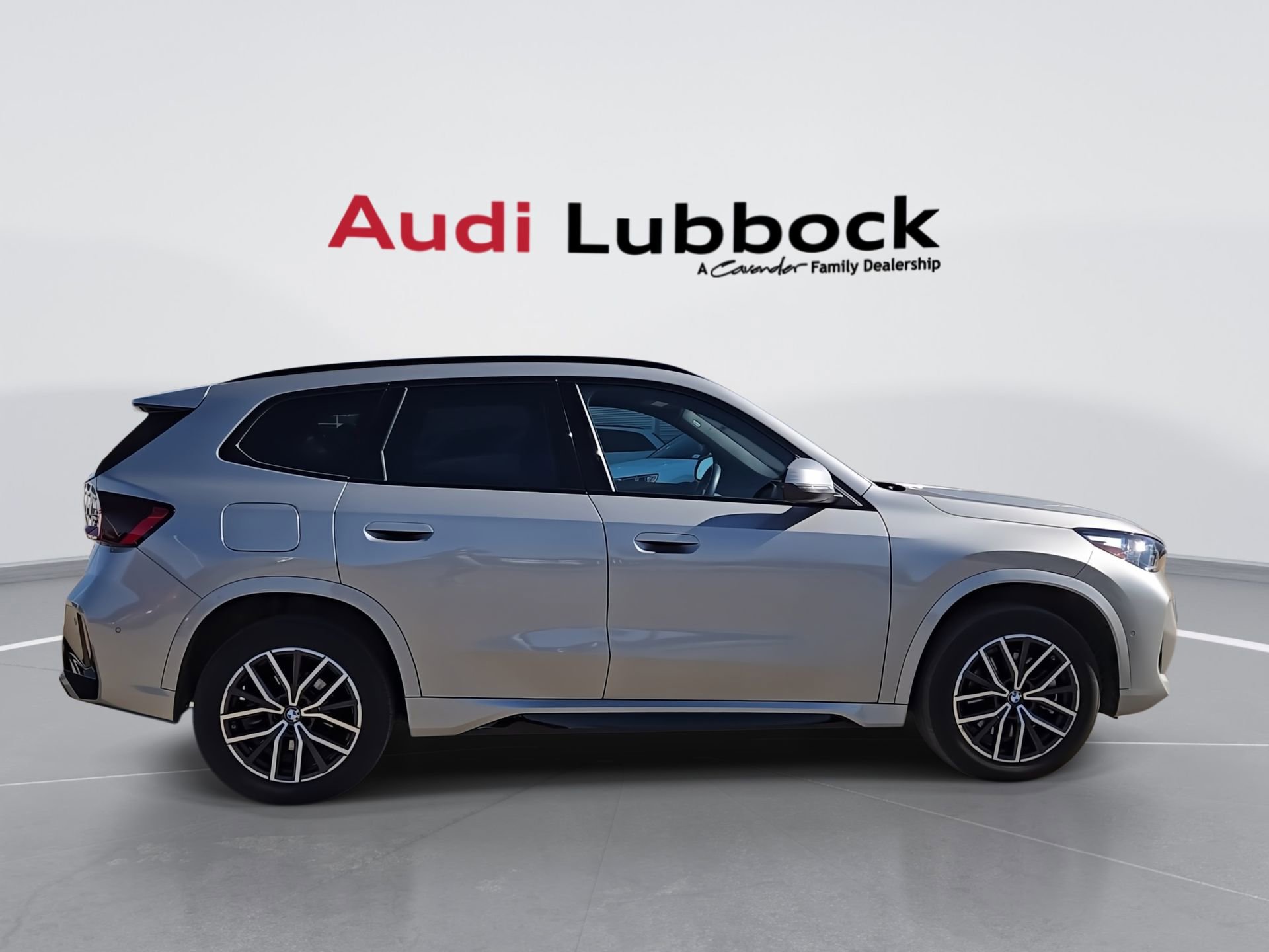 Used 2025 BMW X1 xDrive28i image 9