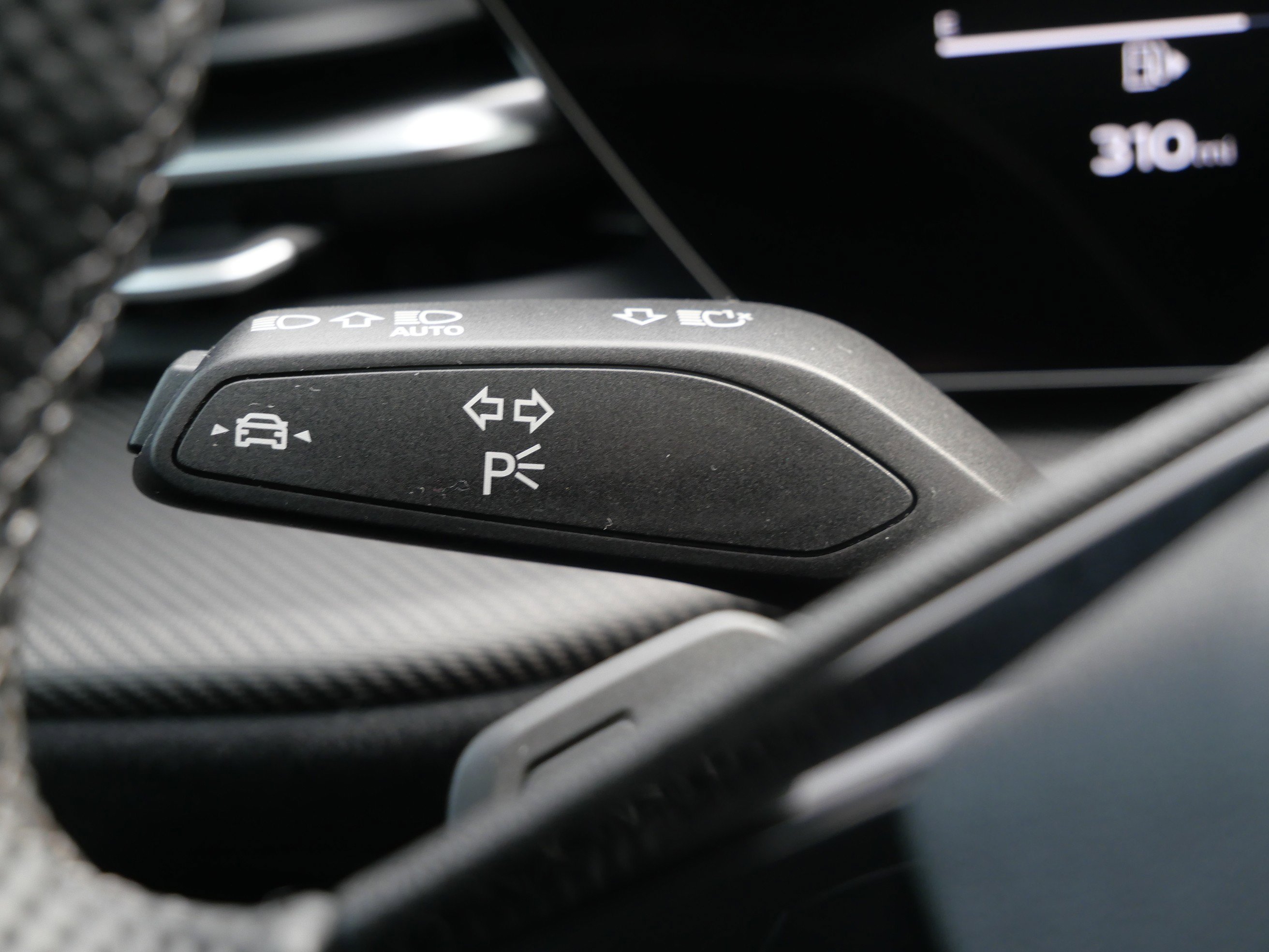 Used 2025 Audi SQ5 Premium Plus image 24