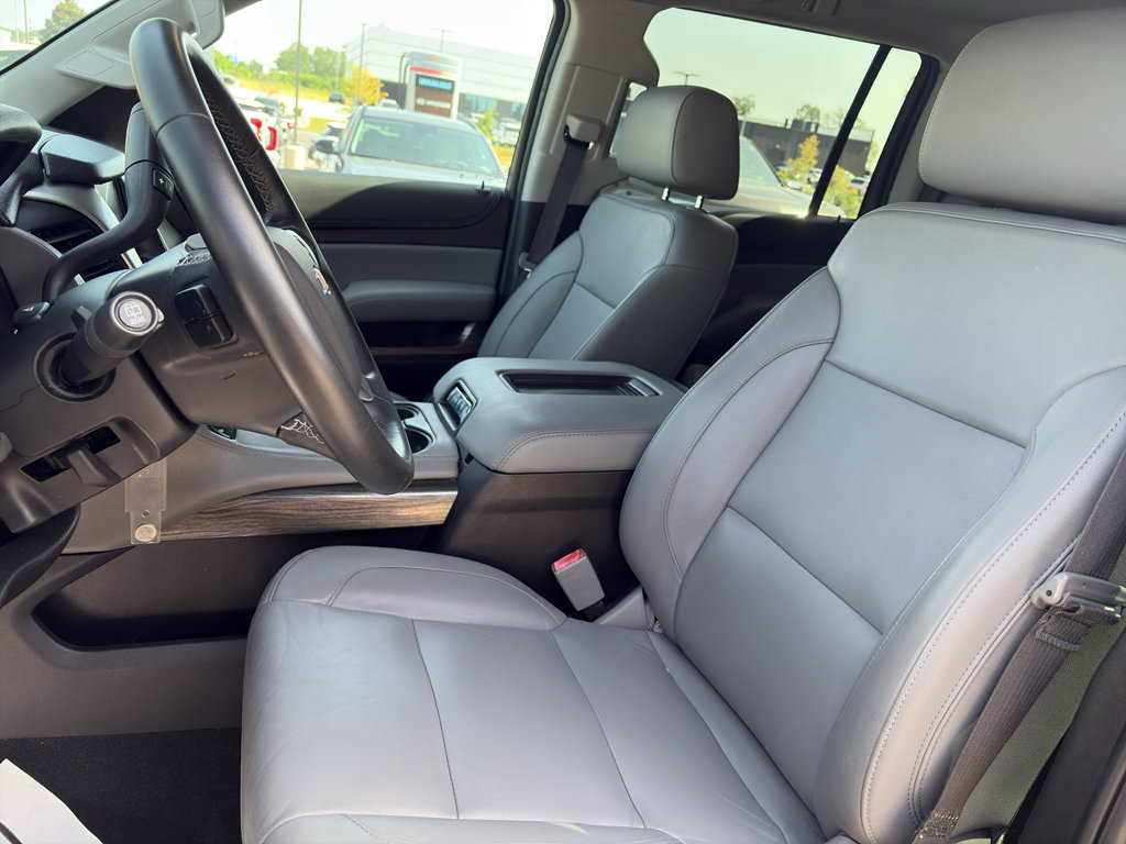 Used 2020 Chevrolet Suburban LT RWD image 11
