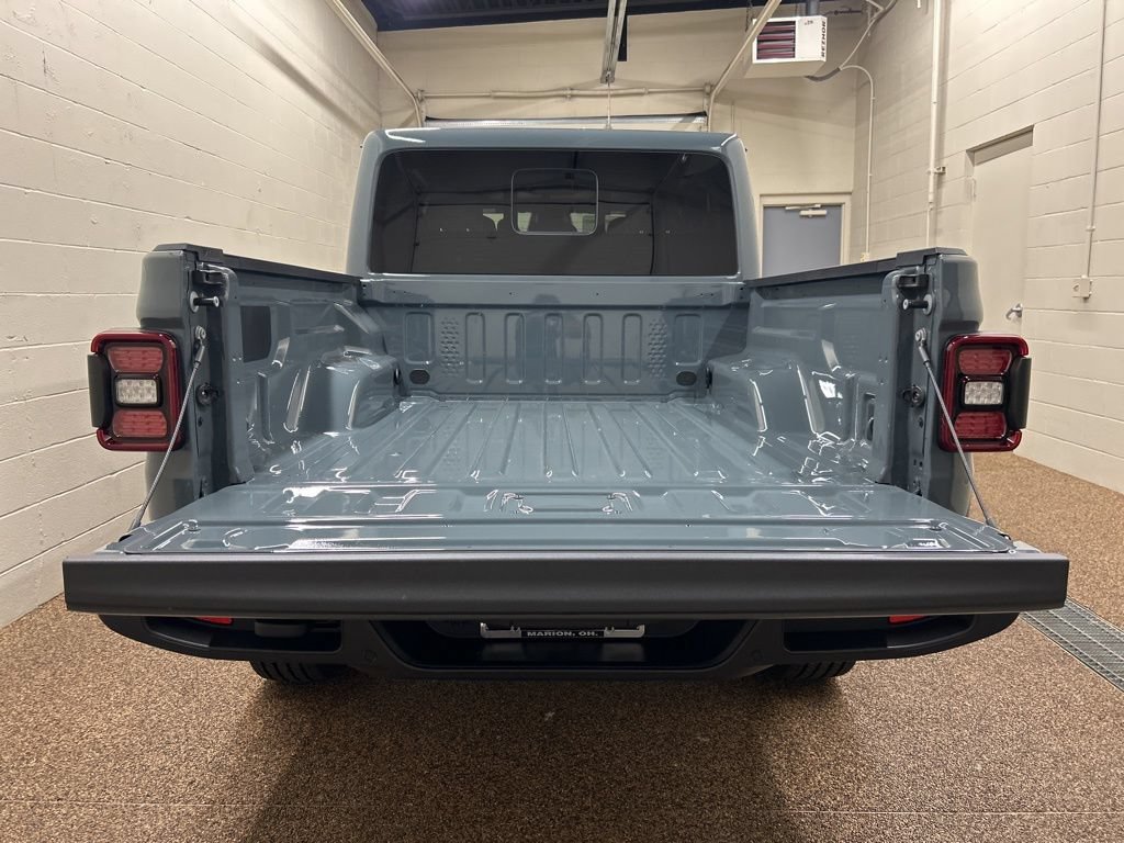 New 2026 Jeep Gladiator Sport AWD/4WD image 11