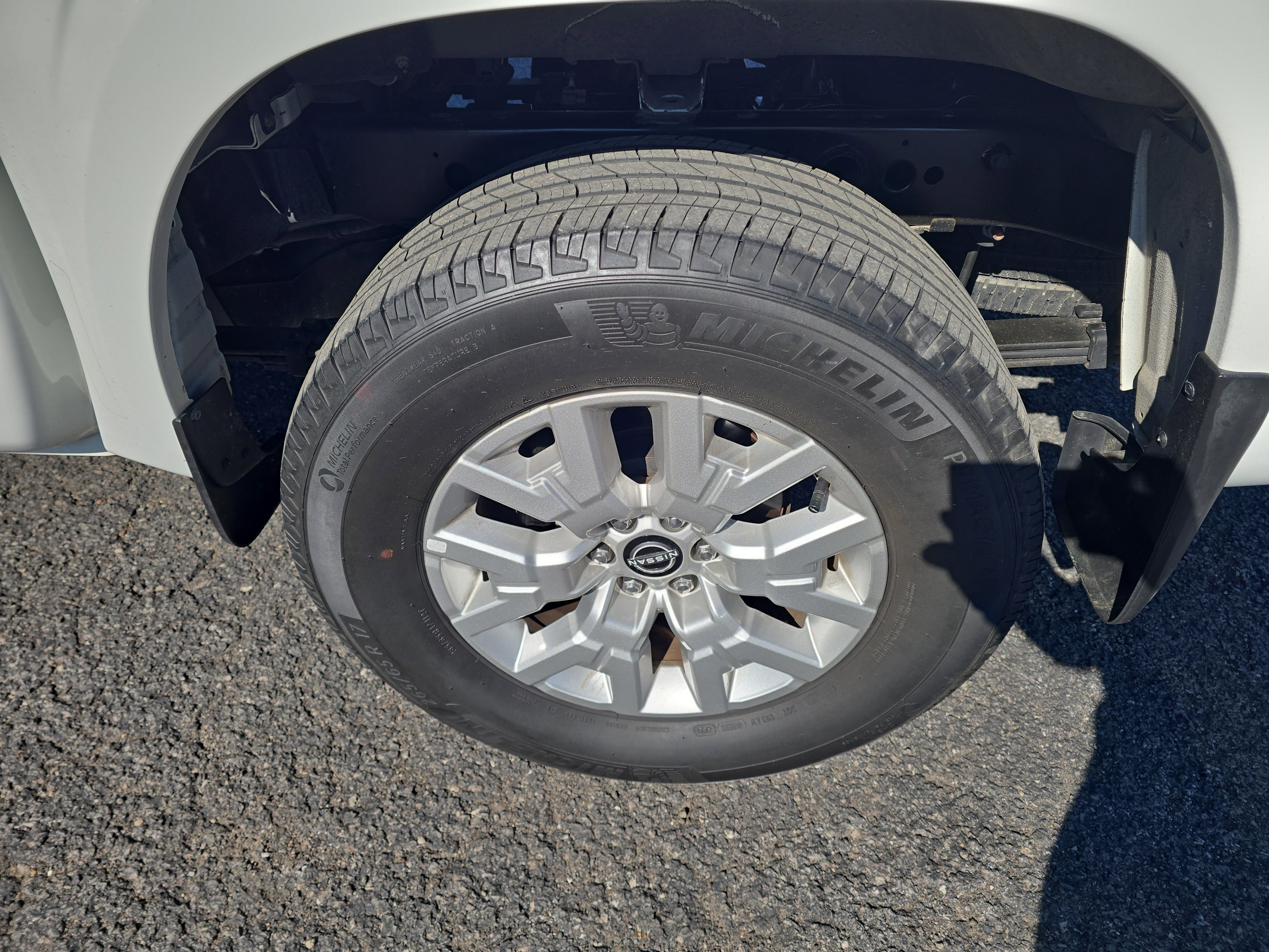 Used 2022 Nissan Frontier SV w/ Technology Package image 29