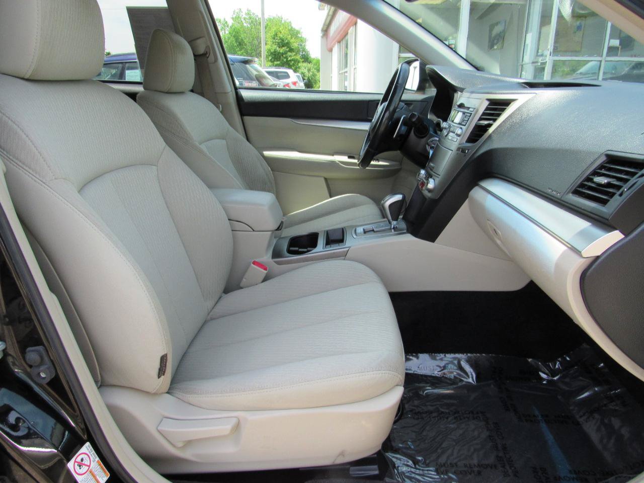 Used 2011 Subaru Outback 2.5i Premium AWD/4WD image 6