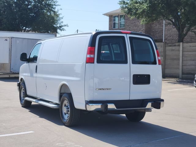 Used 2025 Chevrolet Express 2500 w/ Driver Convenience Package RWD image 3