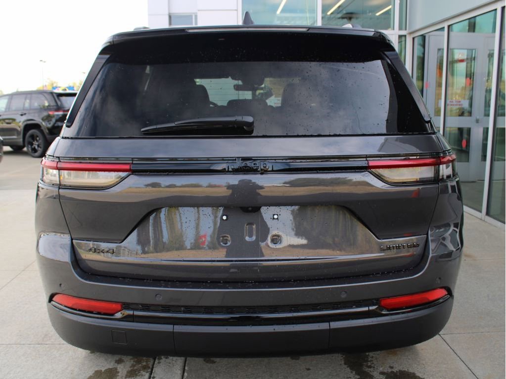New 2025 Jeep Grand Cherokee Limited w/ Black Appearance Package image 8