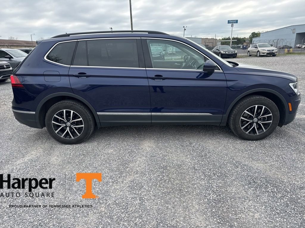 Used 2021 Volkswagen Tiguan SE w/ Panoramic Sunroof Package image 6