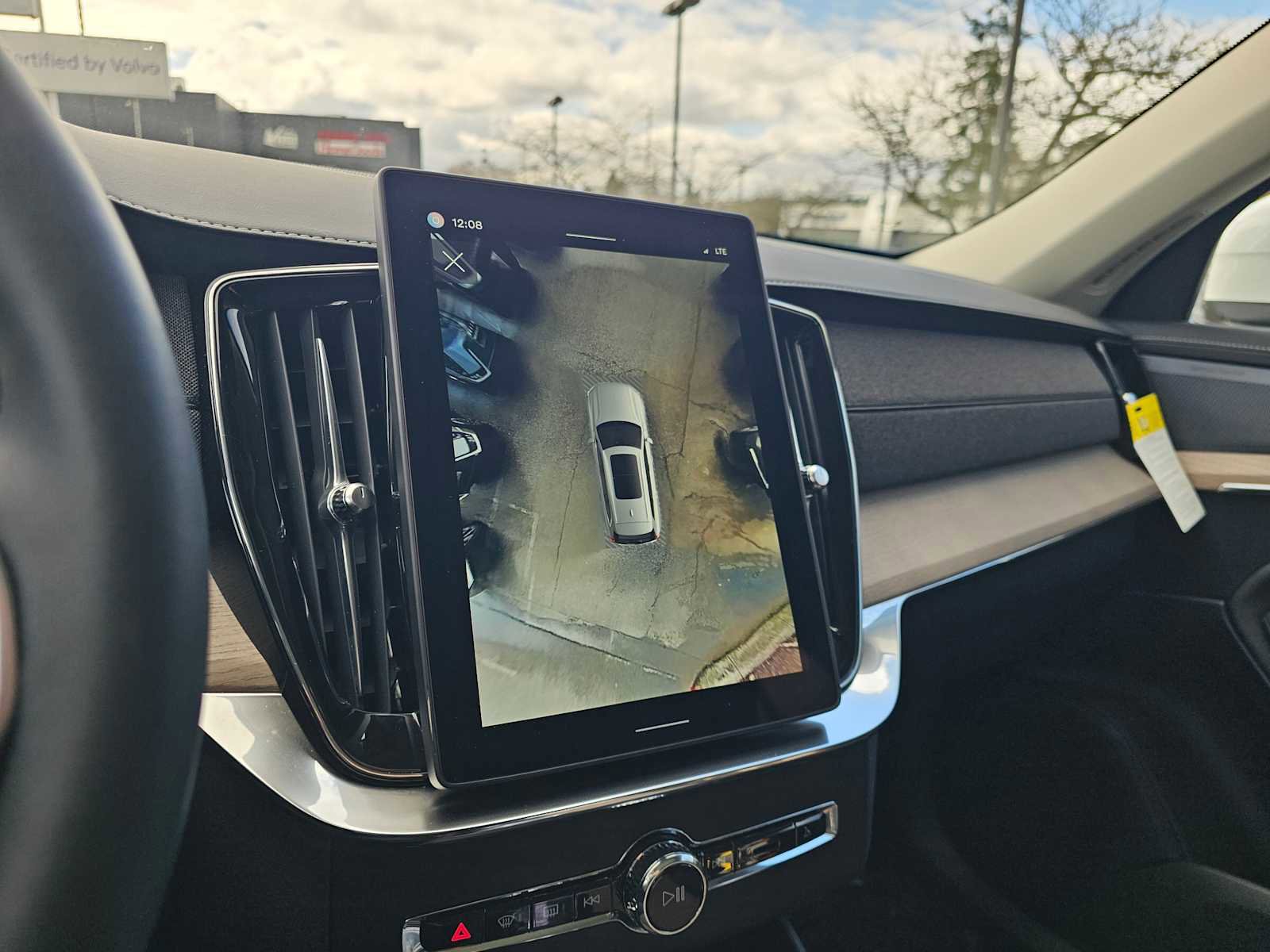 Used 2025 Volvo XC90 T8 Plus w/ Protection Package Premier image 25