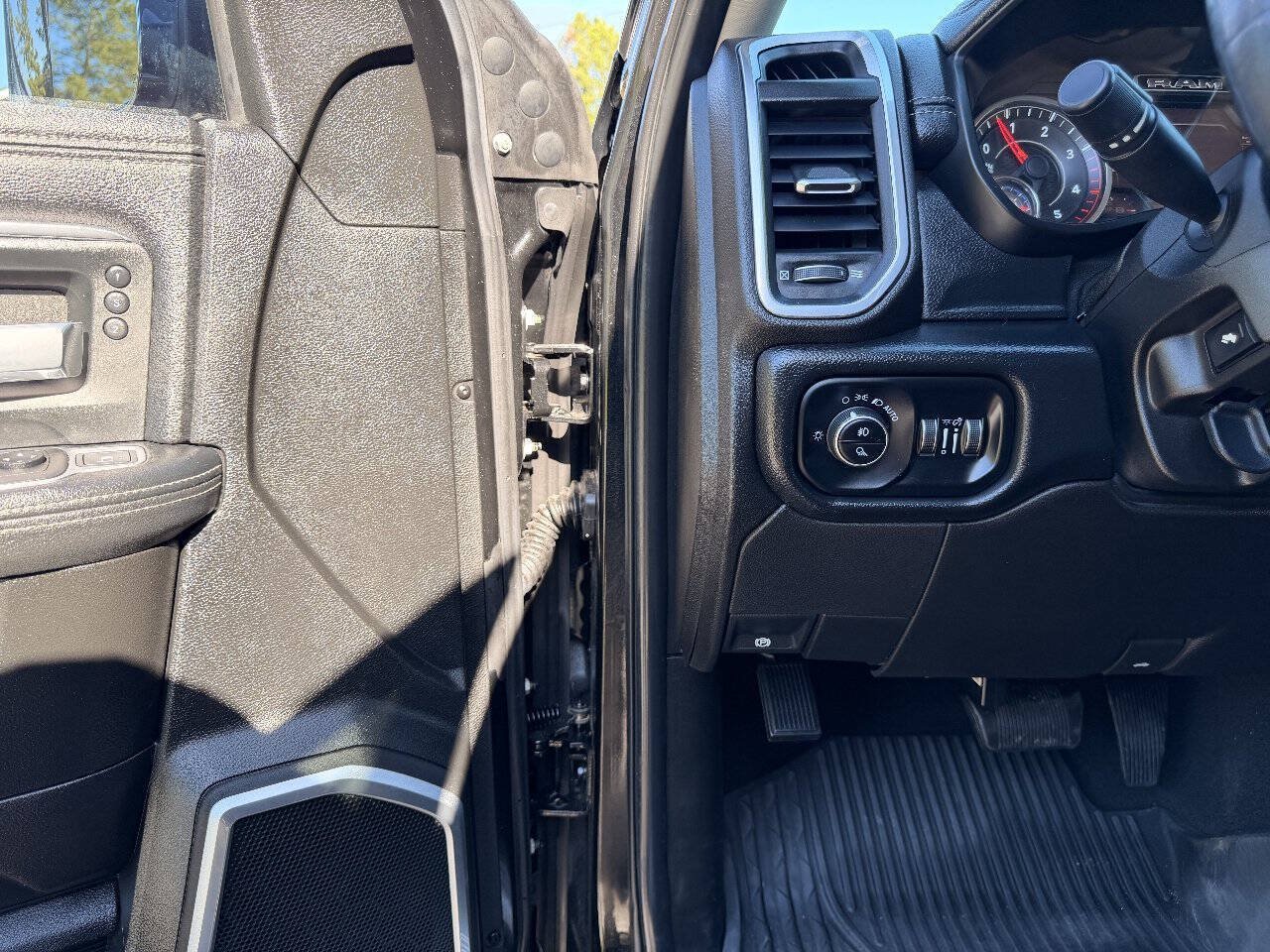 Used 2019 RAM 2500 Laramie AWD/4WD image 17