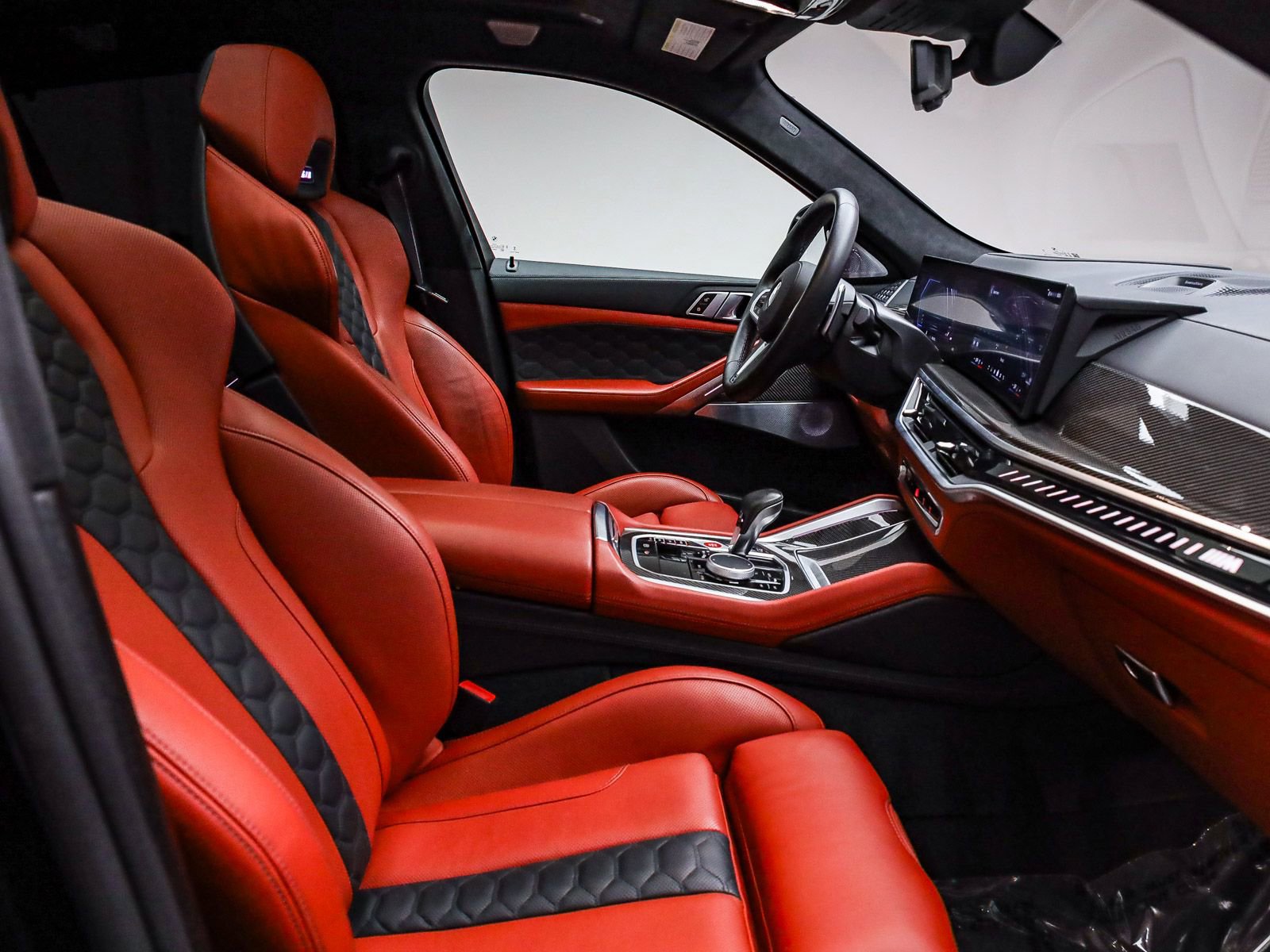 Certified 2025 BMW X6 M Competition w/ Executive Package AWD/4WD image 18