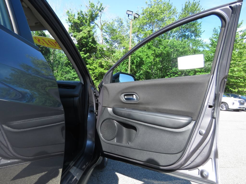 Used 2018 Honda HR-V LX image 12