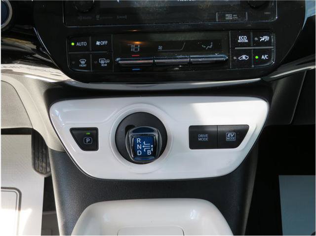 Used 2017 Toyota Prius Three Touring image 8