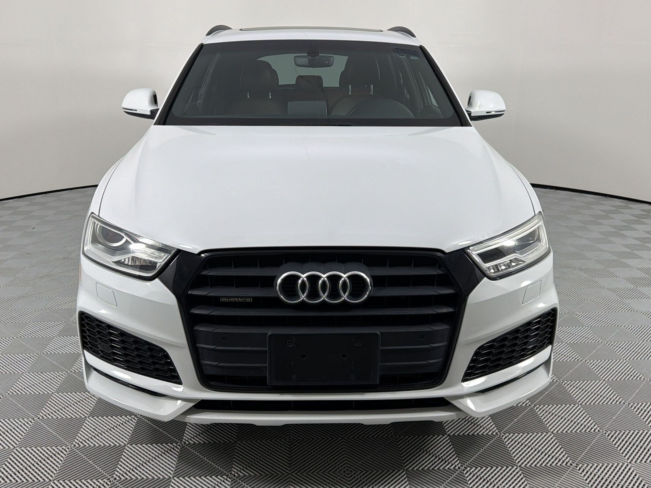 Used 2018 Audi Q3 2.0T Premium Plus w/ Premium Plus Package AWD/4WD image 6