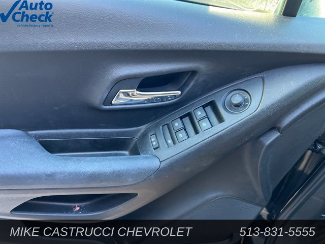 Used 2019 Chevrolet Trax LT w/ LT Convenience Package FWD image 8