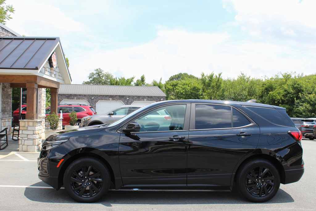 Used 2024 Chevrolet Equinox LS w/ LS Convenience Package FWD image 9
