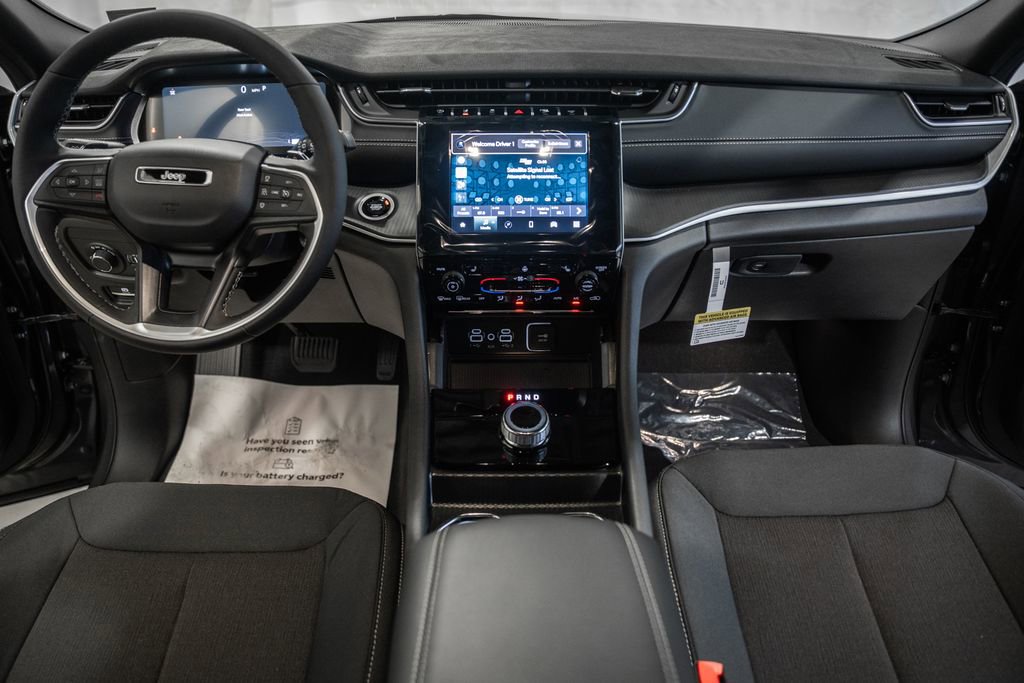 New 2025 Jeep Grand Cherokee Laredo X w/ Luxury Tech Group I image 19