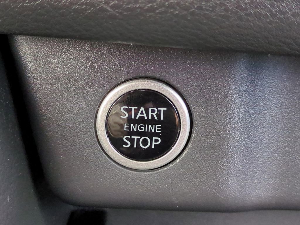 Certified 2023 Nissan Rogue SV image 32